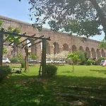 Two-Room Apt. Under The Aqueduct\'S Arch In Pigneto