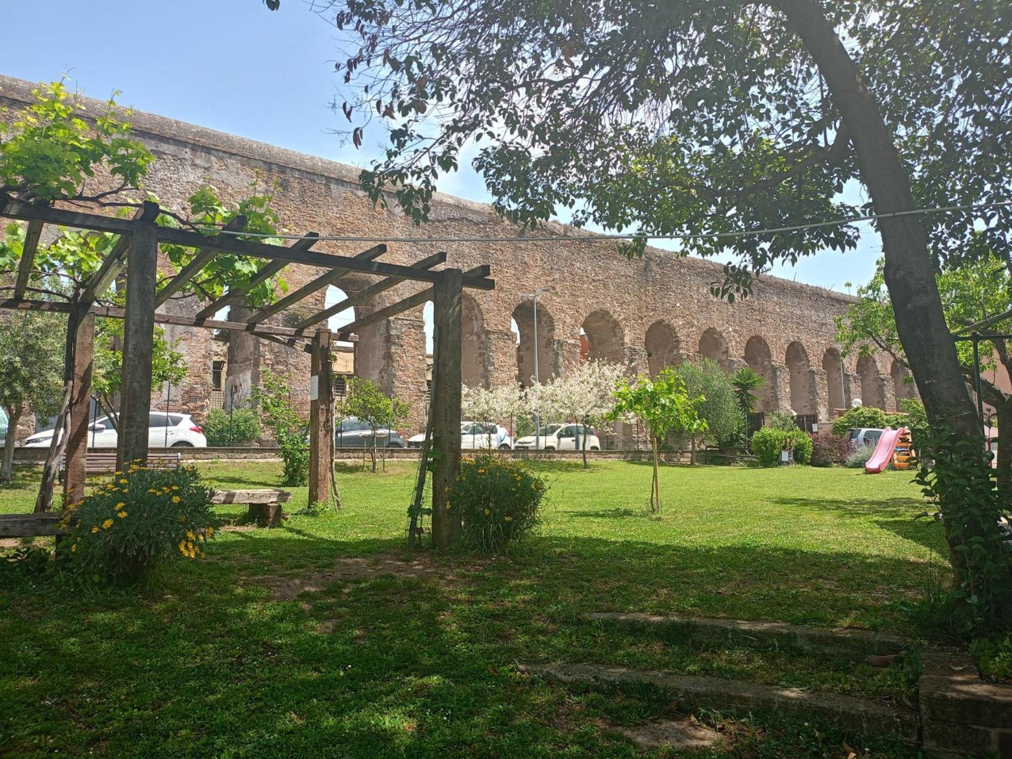 Two-room Apt. Under The Aqueduct's Arch In Pigneto * Rome